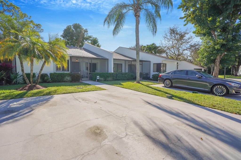 Photo of 117 Sunshine Boulevard, Royal Palm Beach, FL 33411 (MLS # R11136305)