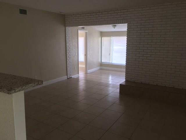 LAUDERDALE MANORS - Residential