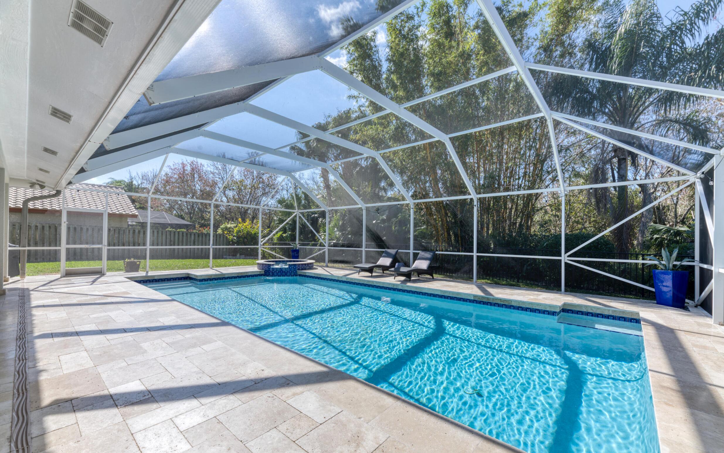 SHOREWOOD - Residential