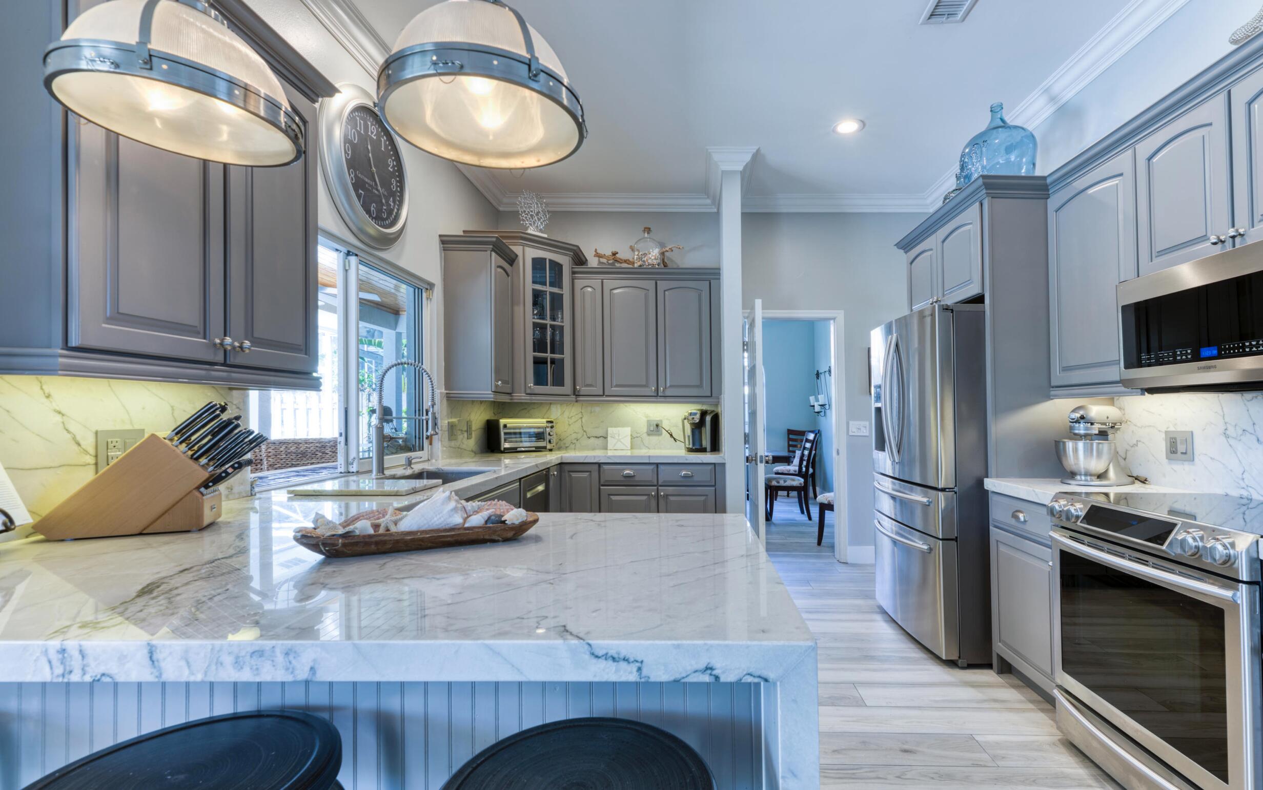 SHOREWOOD - Residential