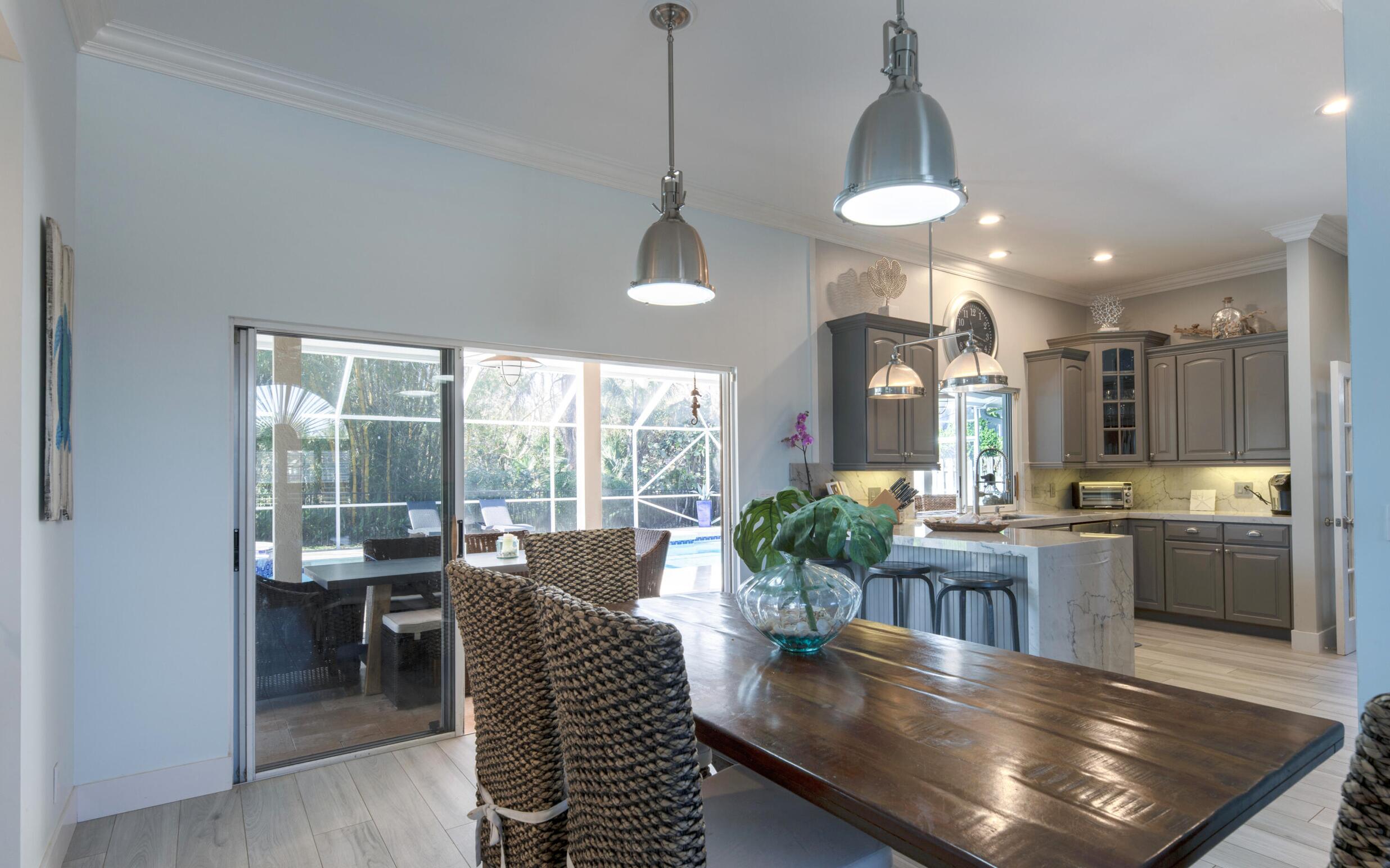SHOREWOOD - Residential