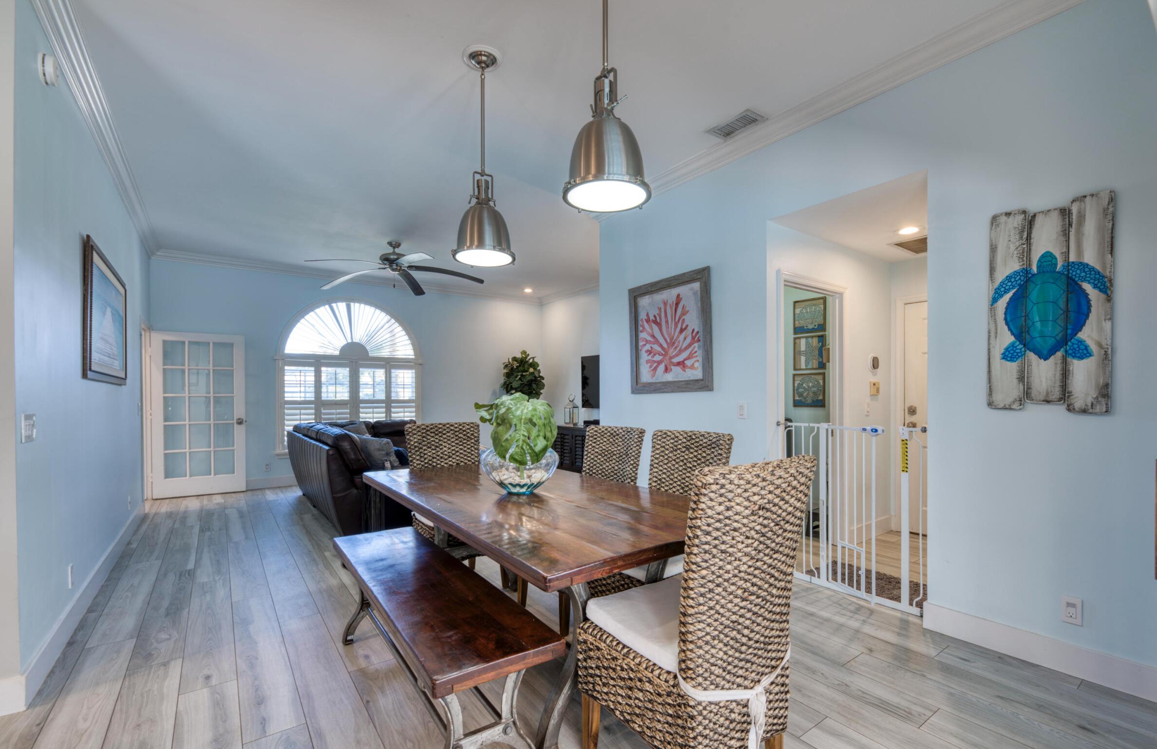 SHOREWOOD - Residential