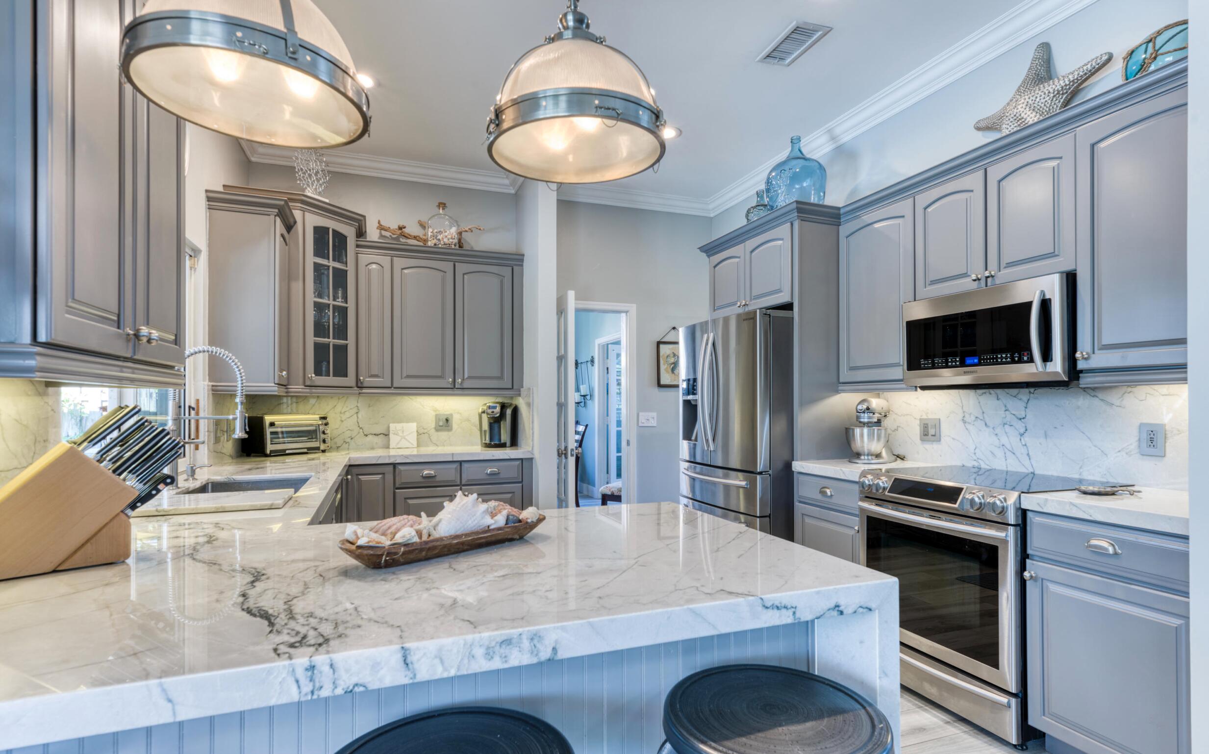 SHOREWOOD - Residential