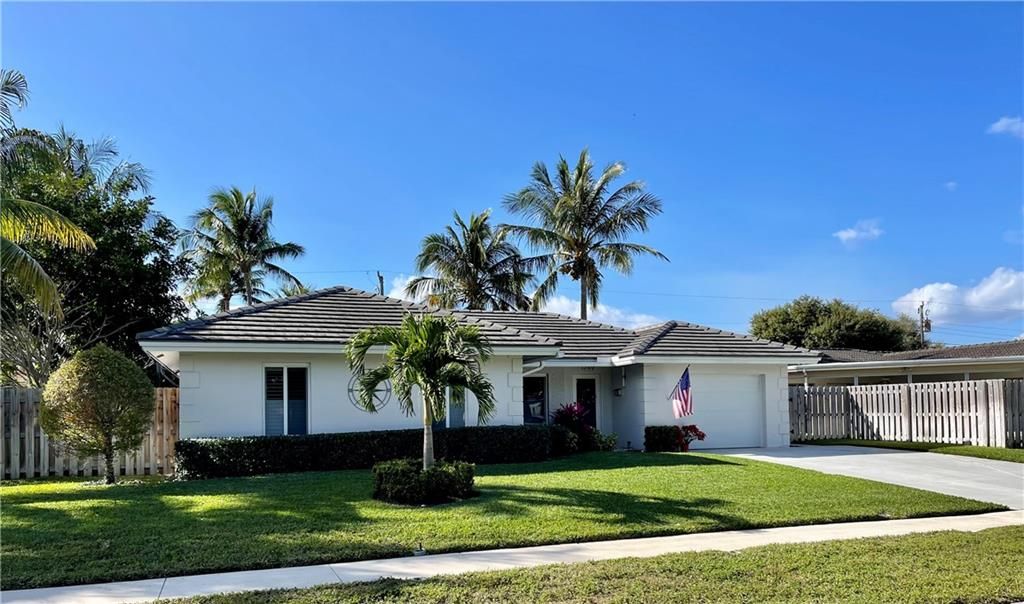 Photo of 1249 SW 13th Ave, Boca Raton, FL 33486 (MLS # F10314949)