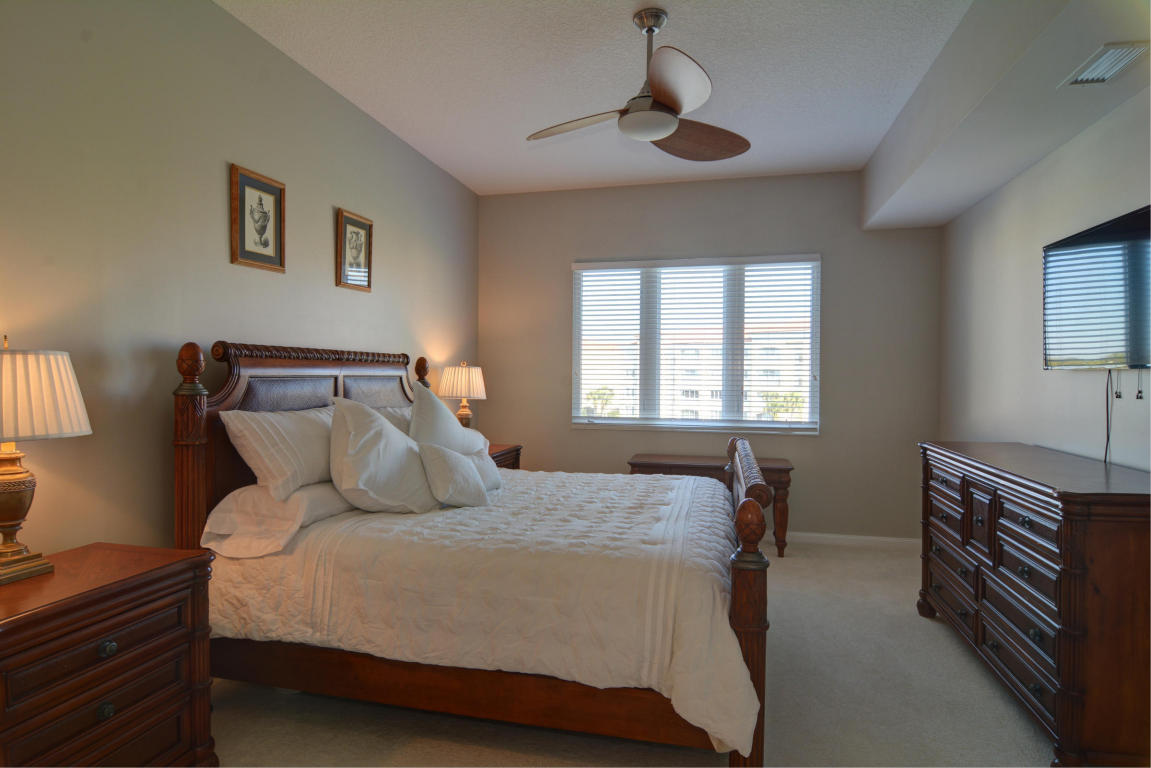 HARBOUR ISLE AT HUTCHINSO - Residential Lease