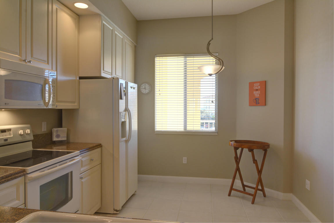 HARBOUR ISLE AT HUTCHINSO - Residential Lease