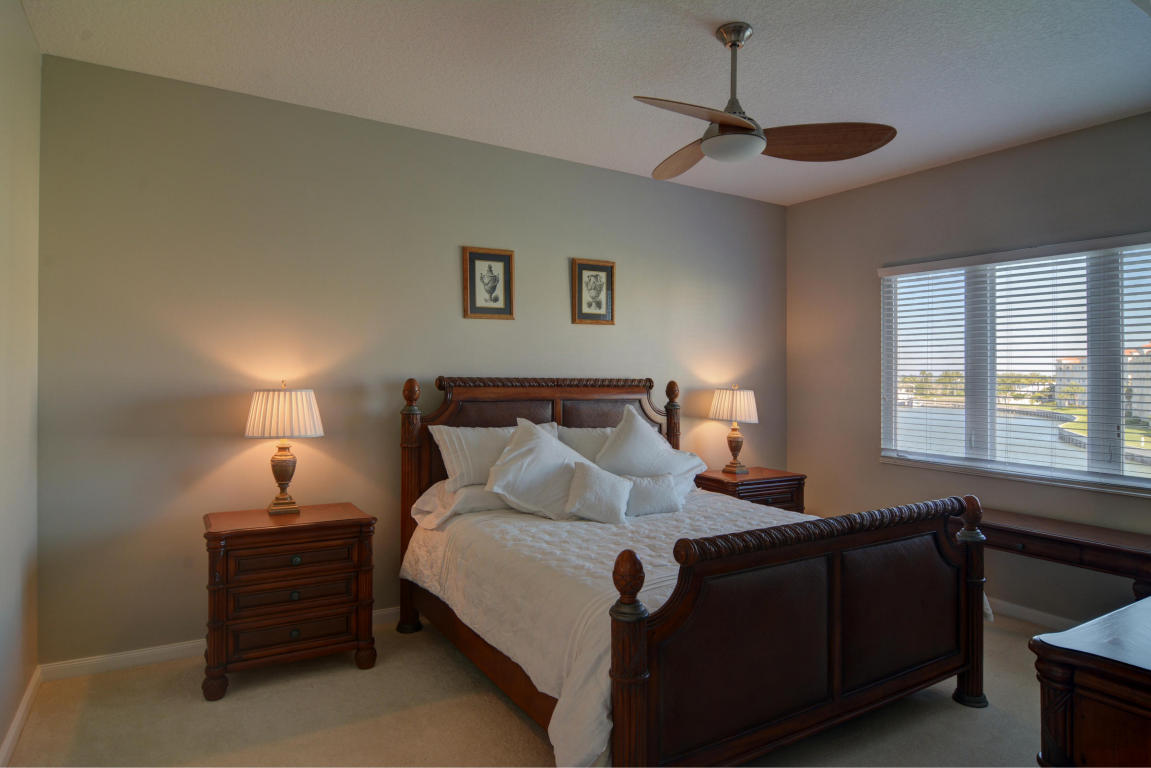 HARBOUR ISLE AT HUTCHINSO - Residential Lease