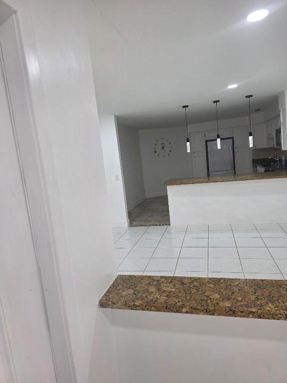 MILITARY HILL - Residential Lease