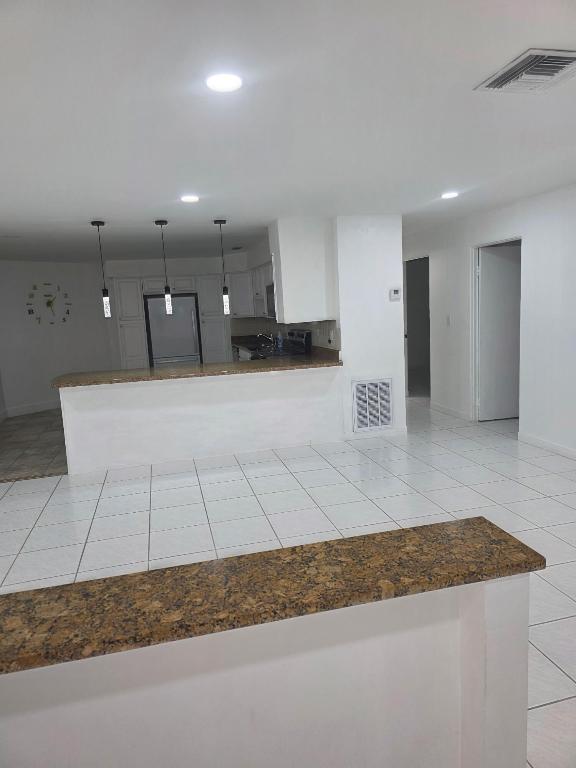 MILITARY HILL - Residential Lease