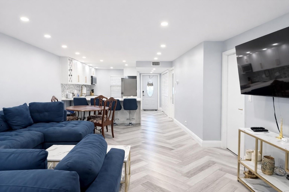 Oriole Gardens - Residential