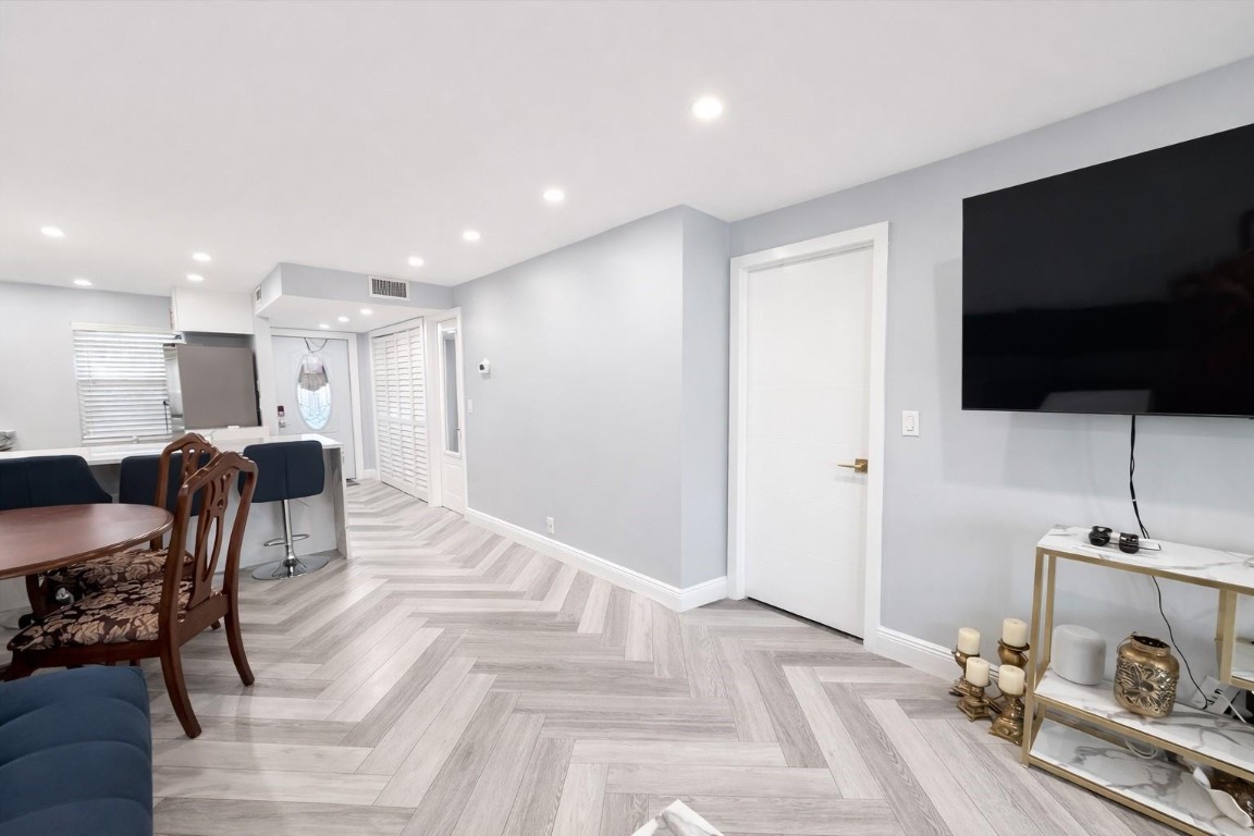 Oriole Gardens - Residential