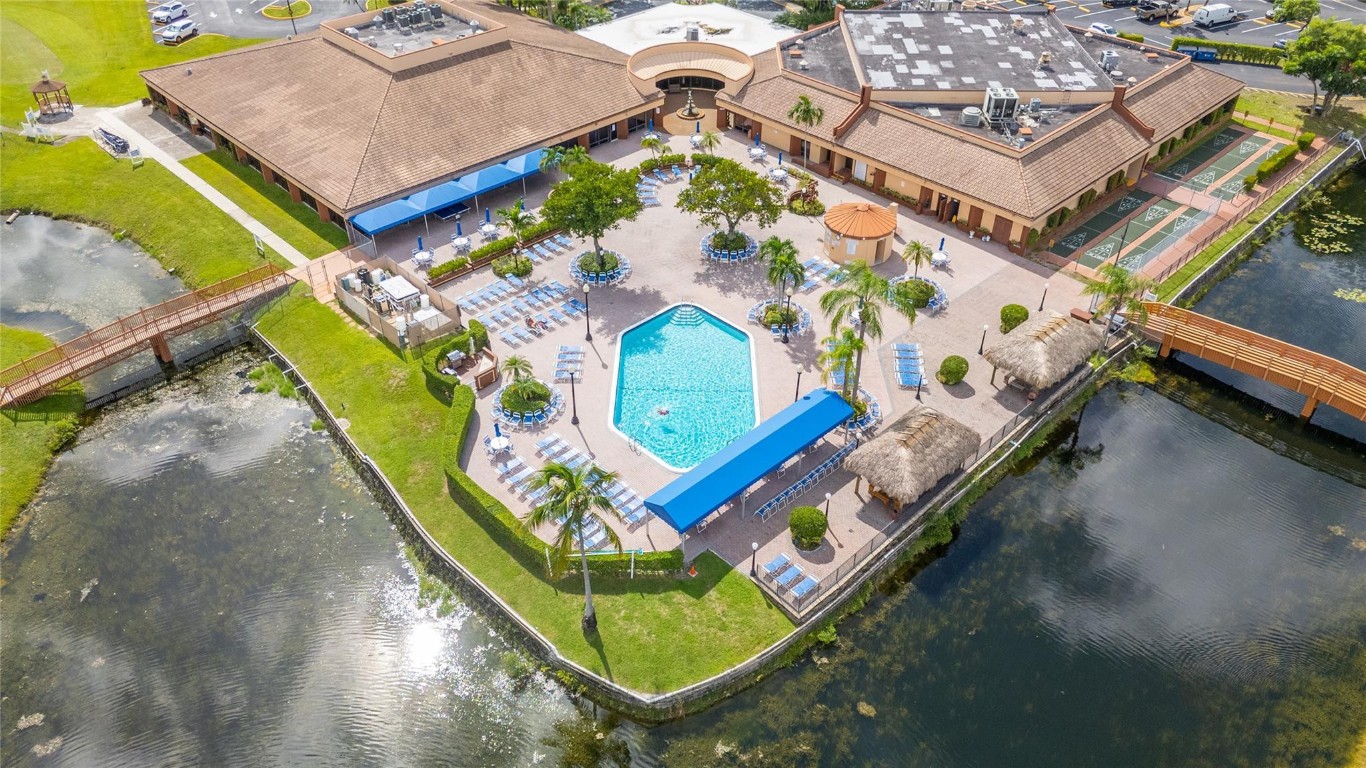 SUNRISE LAKES PHASE 3 - Residential