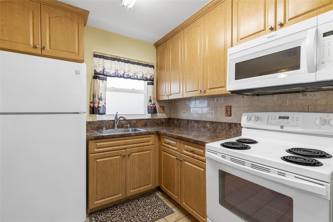 SUNRISE LAKES PHASE 3 - Residential