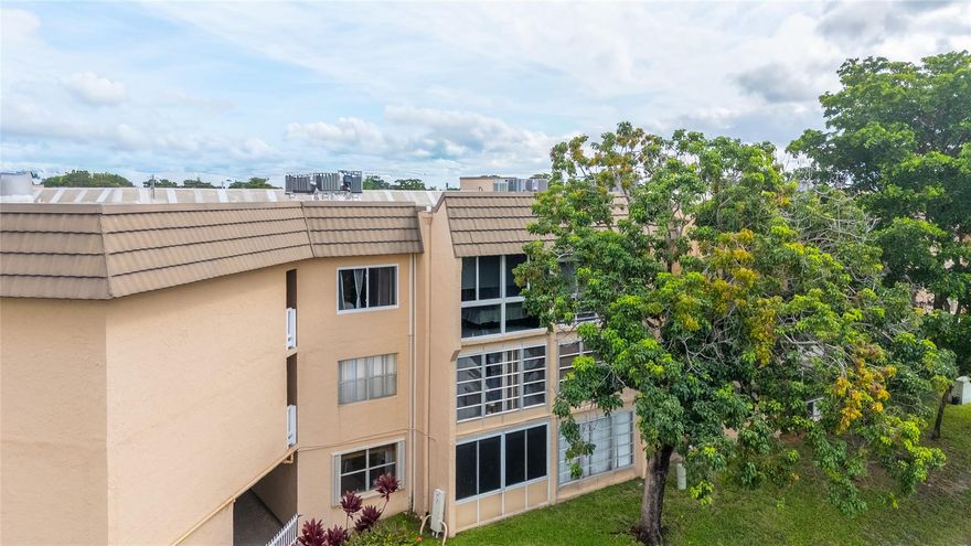 FULLY RENOVATED 1BEDROOM 1 BATH CONDO ON THE THIRD FLOOR WITH SERENE CANAL VIEW. BRAND NEW A/C, NEW WATER HEATER,AND IMPACT WINDOWS TO PROVIDE EFFICIENCY AND PEACE OF MIND. MODERN KITCHEN AND BATH, NEUTRAL FINISHES AND ENCLOSED BALCONY. LAUNDRY ROOM AND ELEVATOR WITHIN A FEW STEPS OF YOUR UNIT. MOVE IN READY AND MINUTES TO SHOPPING,DINING,ENTERTAINMENT AND MAJOR HIGHWAYS. UNIT EASY TO SHOW.
ASSOCIATION GOVERNS ITSELF AS HOPA COMMUNITY.
SELLING BROKER AND BUYER ARE RESPONSIBLE TO VERIFY THE ACCURACY OF ALL PROPERTY INFORMATION CONTAINED HEREIN. INFORMATION HERE IN IS DEEMED RELIABLE AND SUBJECT TO E&O AND CHANGES WITH OUT NOTICE.