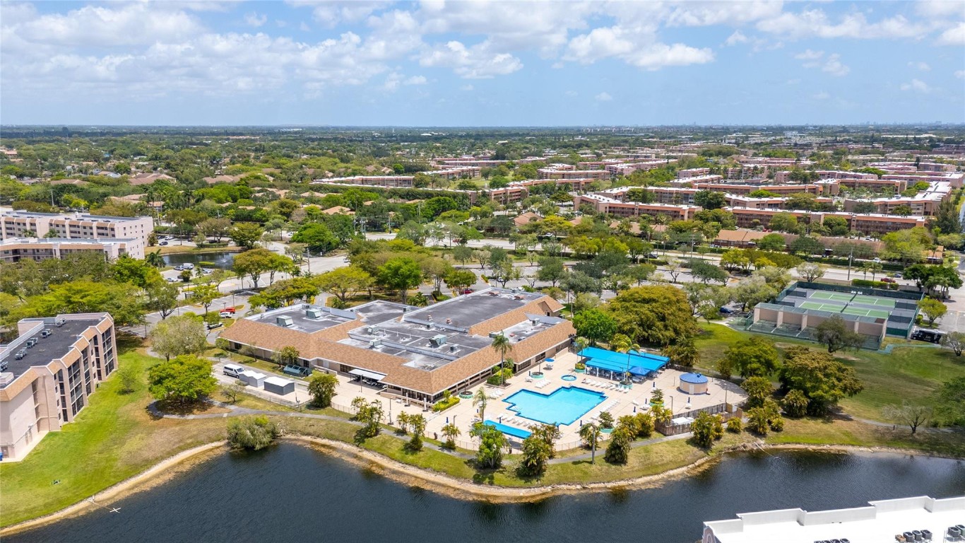 SUNRISE LAKES PHASE 3 - Residential