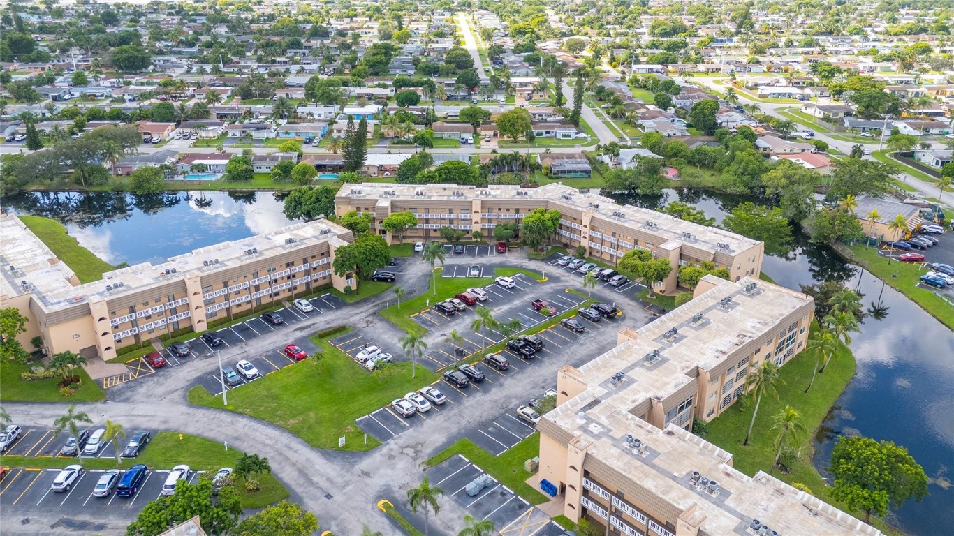 SUNRISE LAKES PHASE 3 - Residential