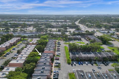 Condominium in Davie FL 10 Laredo Place Pl 62.jpg