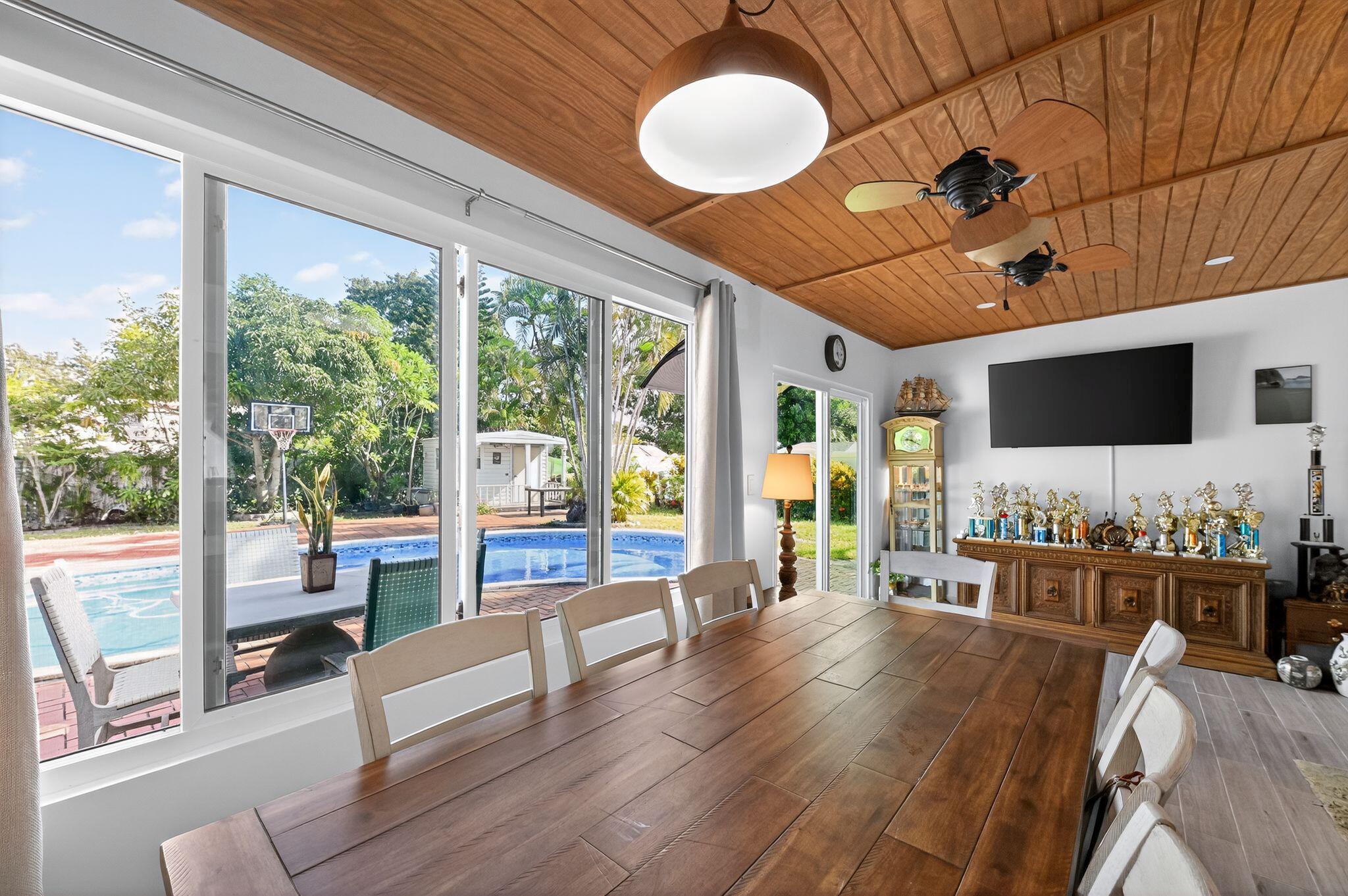 HIGHWOOD - Residential Lease