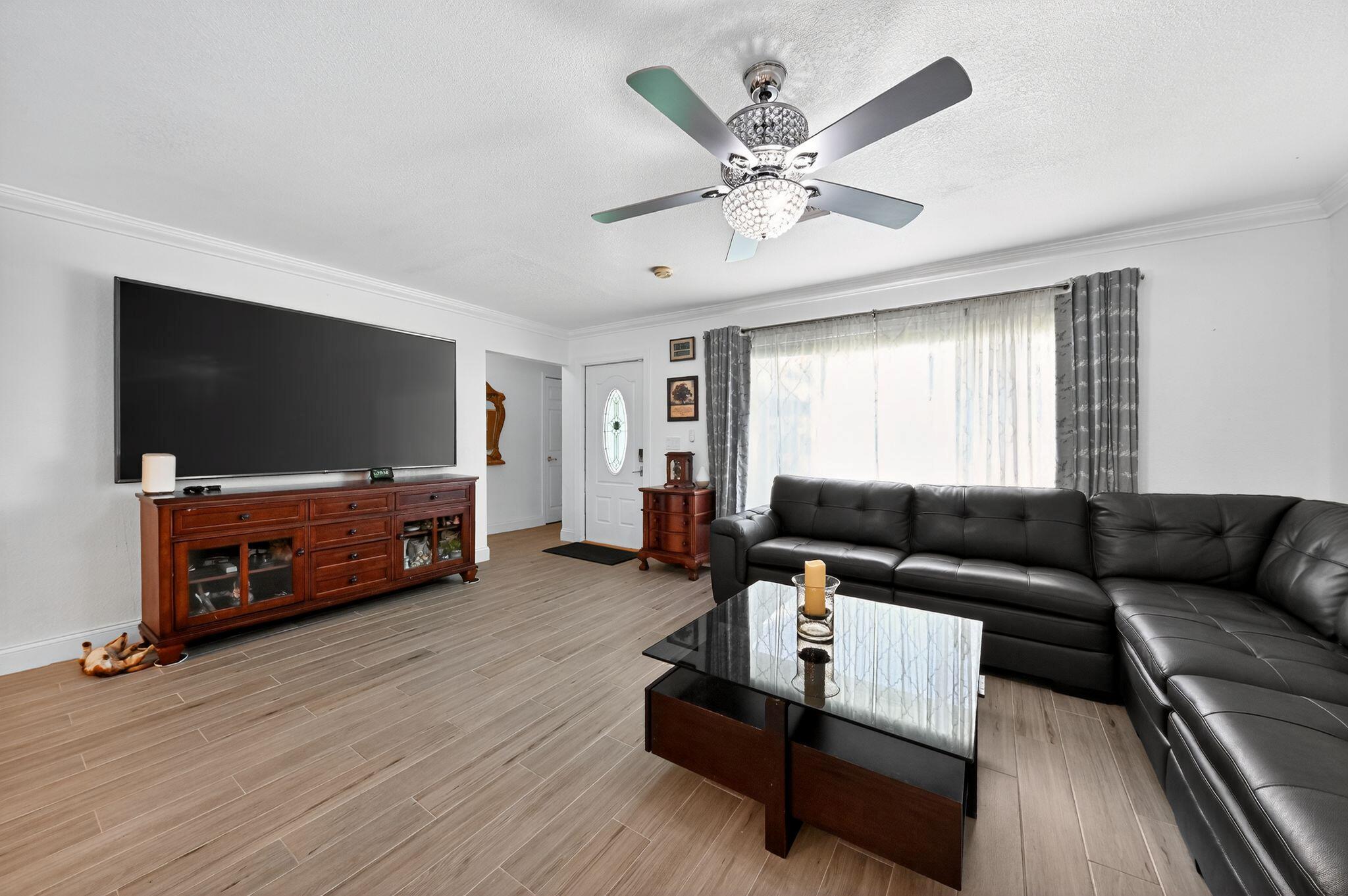 HIGHWOOD - Residential Lease