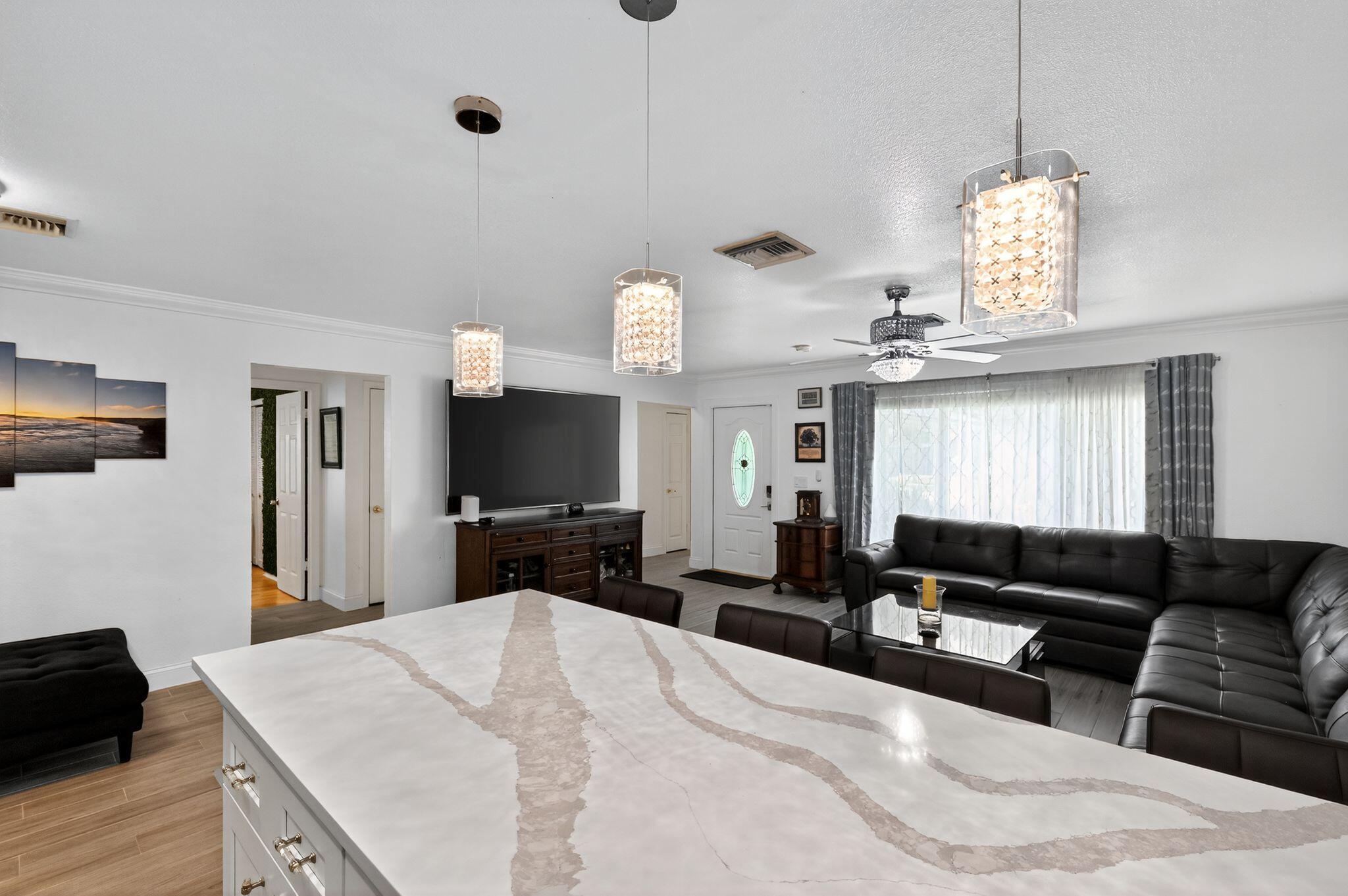 HIGHWOOD - Residential Lease