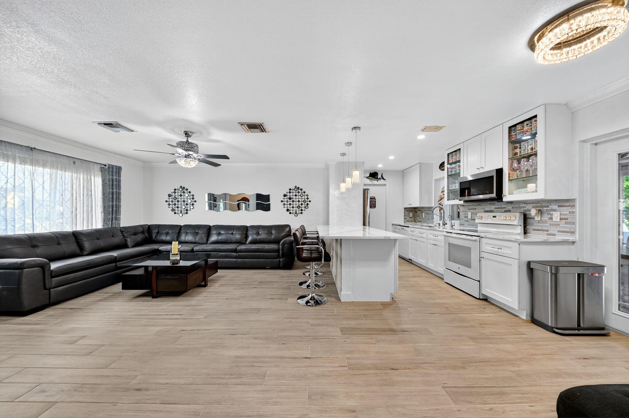 HIGHWOOD - Residential Lease