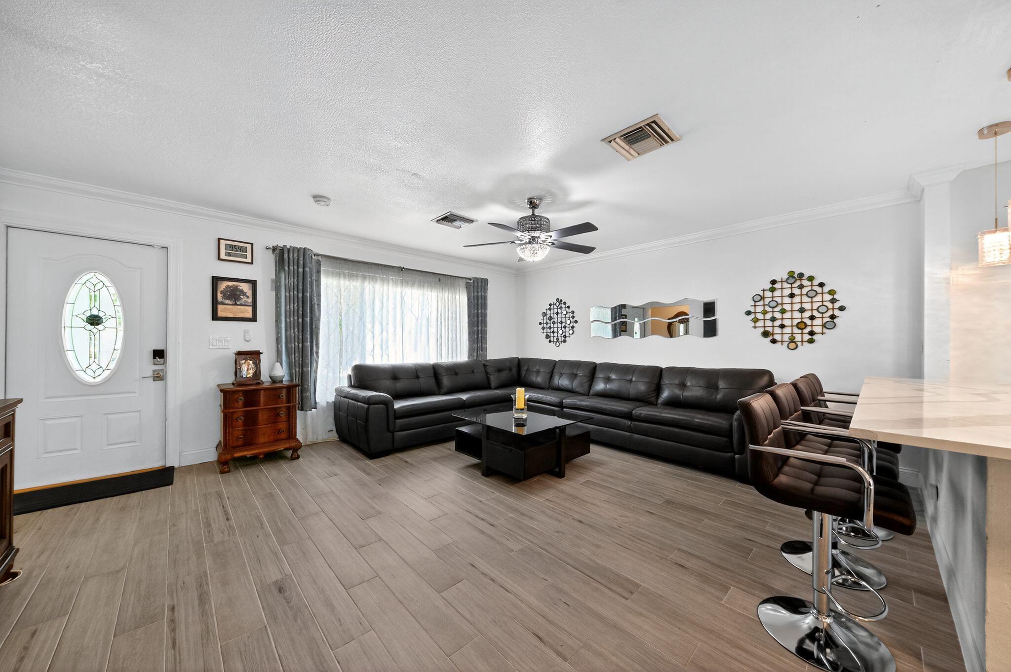 HIGHWOOD - Residential Lease