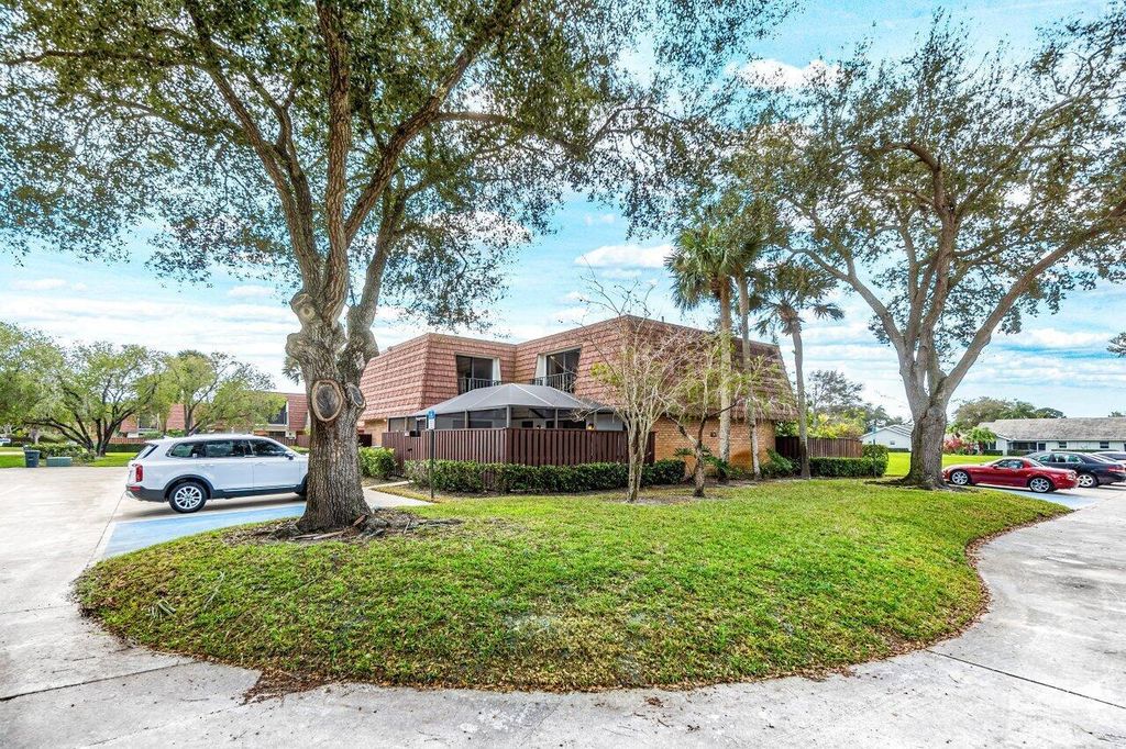 Photo of 3003 SW Sunset Trace Circle, Palm City, FL 34990 (MLS # R10955226)