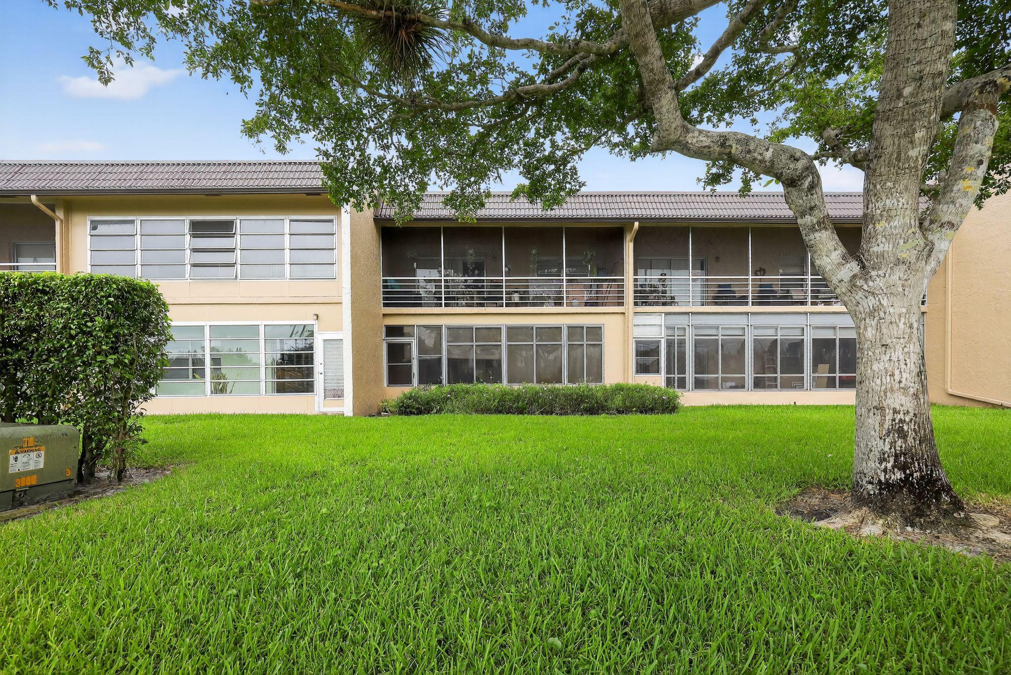 100 Lake Meryl Drive 104
