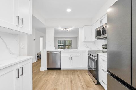 7290 Kinghurst Drive 301 Delray Beach FL 33446