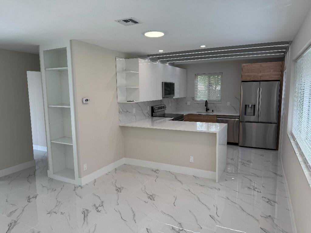 3621 Riverland Road