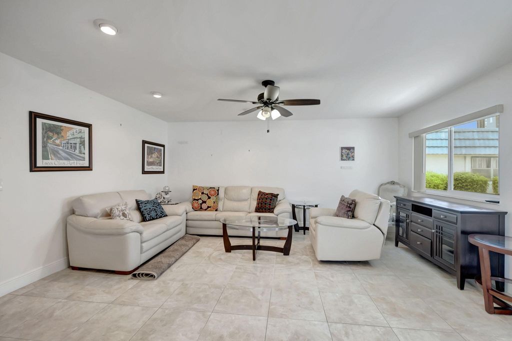 Photo of 37 Waterford B, Delray Beach, FL 33446 (MLS # R11011430)