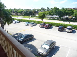 VILLAGE GREEN AVON CONDO - Residential