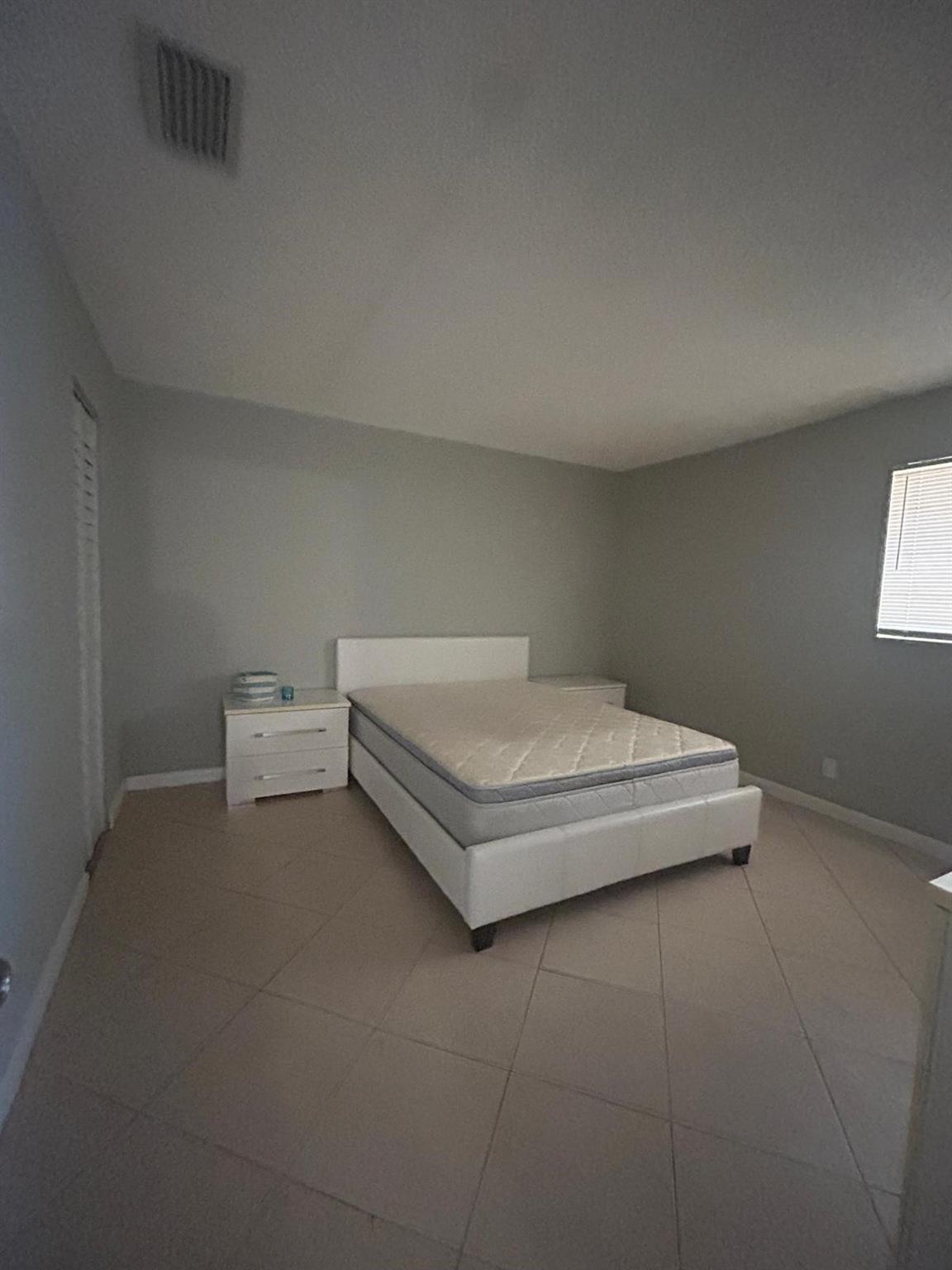 3109 NW 2nd Ter 4-156