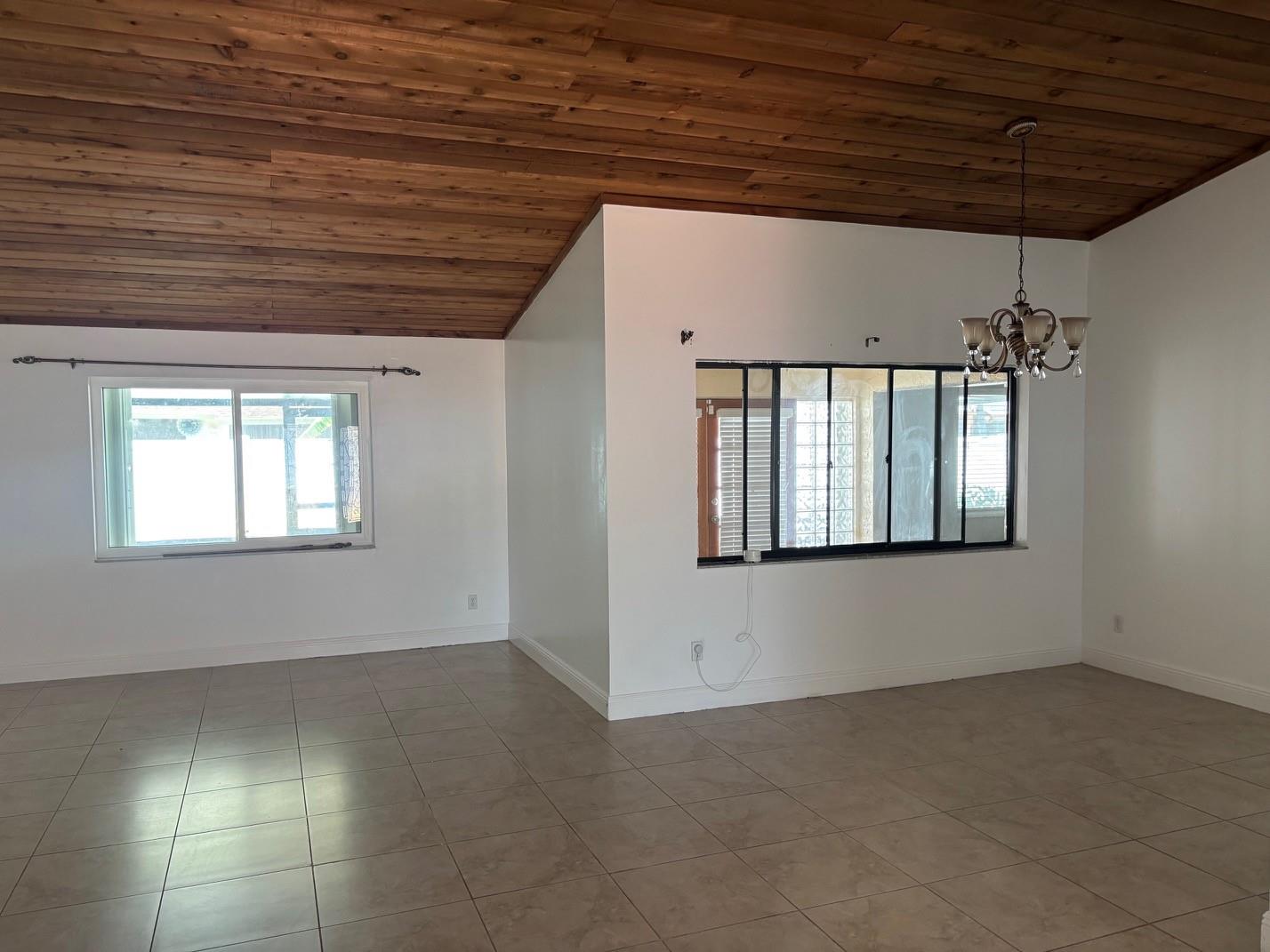 710 SW 98th Ter