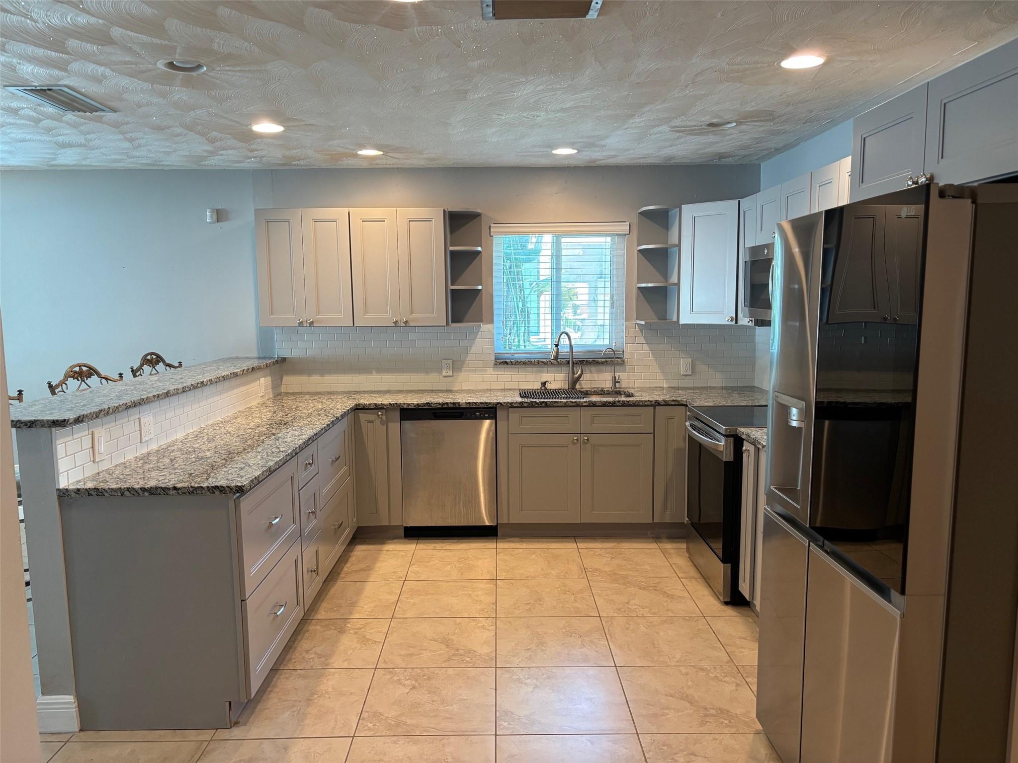 710 SW 98th Ter
