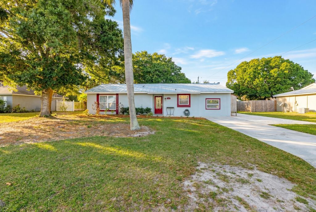 Photo of 2255 SW 15th Ave Ave SW #0, Vero Beach, FL 32962 (MLS # B26010833)