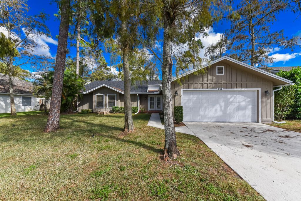 Photo of 916 Daffodil Drive, Wellington, FL 33414 (MLS # R10934920)