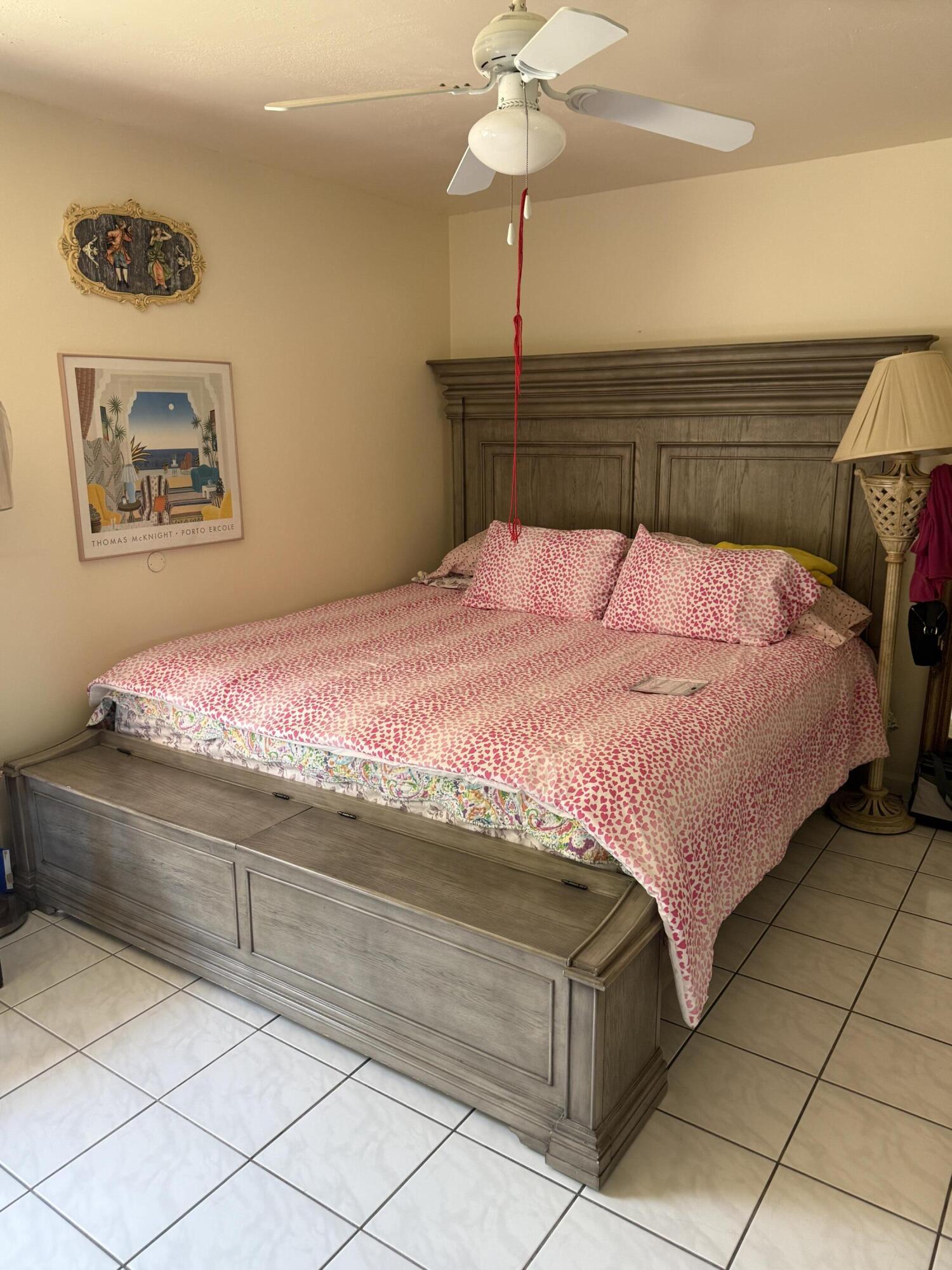 PALM BEACH VILLAS II - Residential