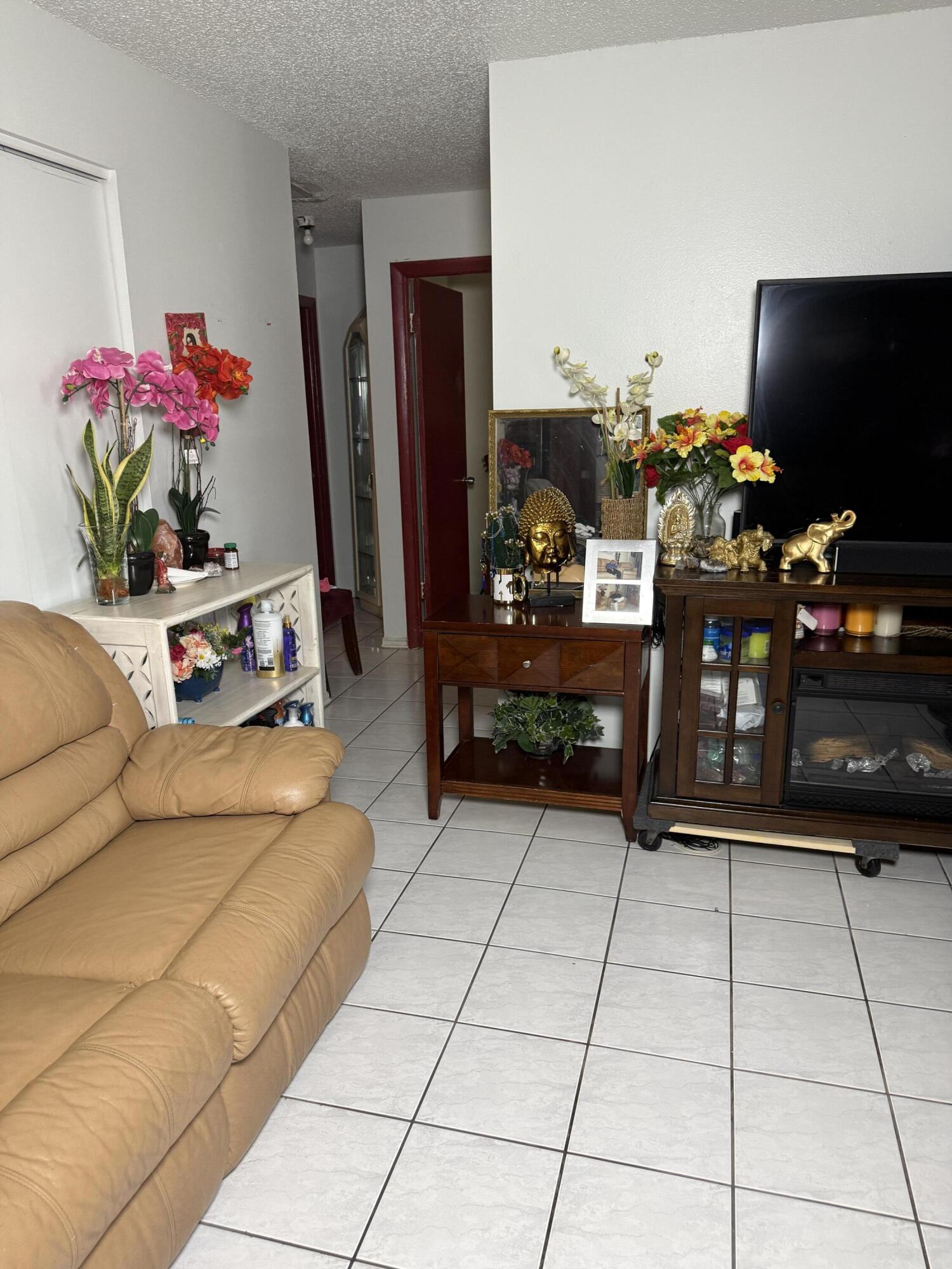 PALM BEACH VILLAS II - Residential