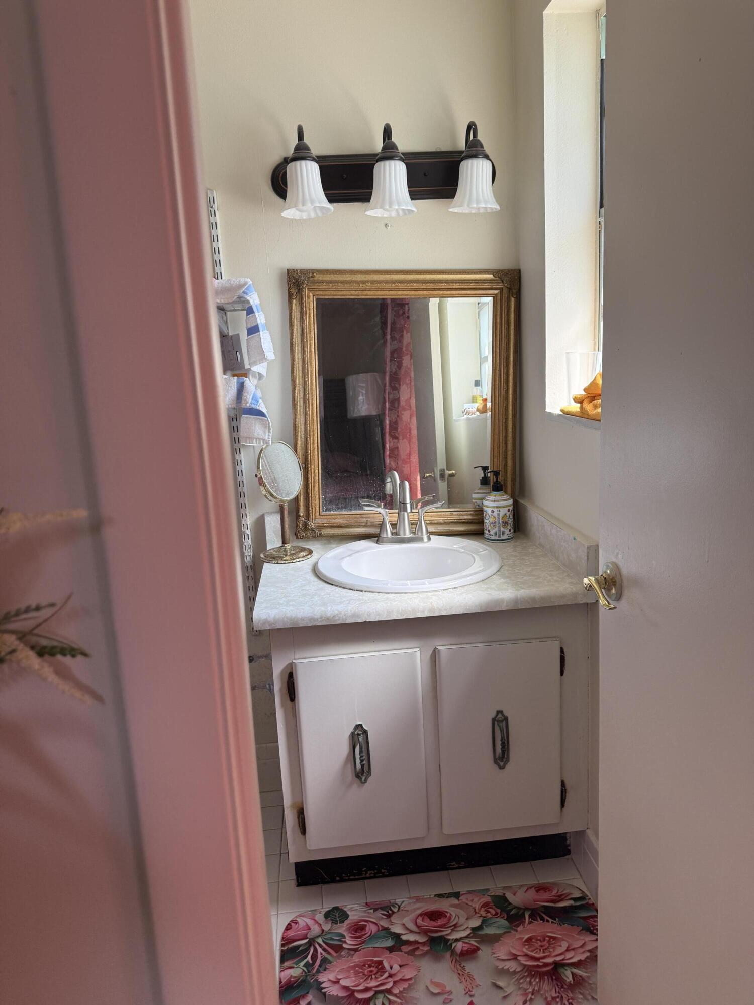 PALM BEACH VILLAS II - Residential