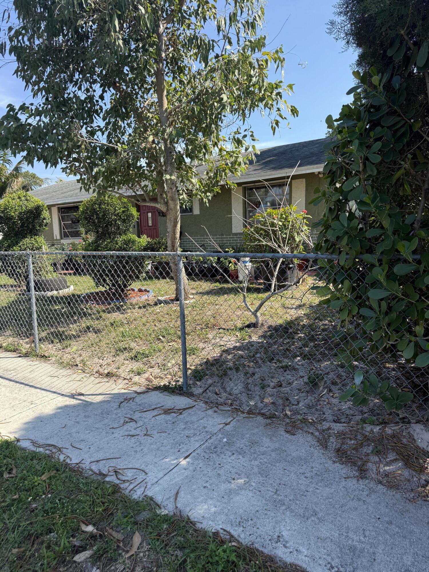 PALM BEACH VILLAS II - Residential