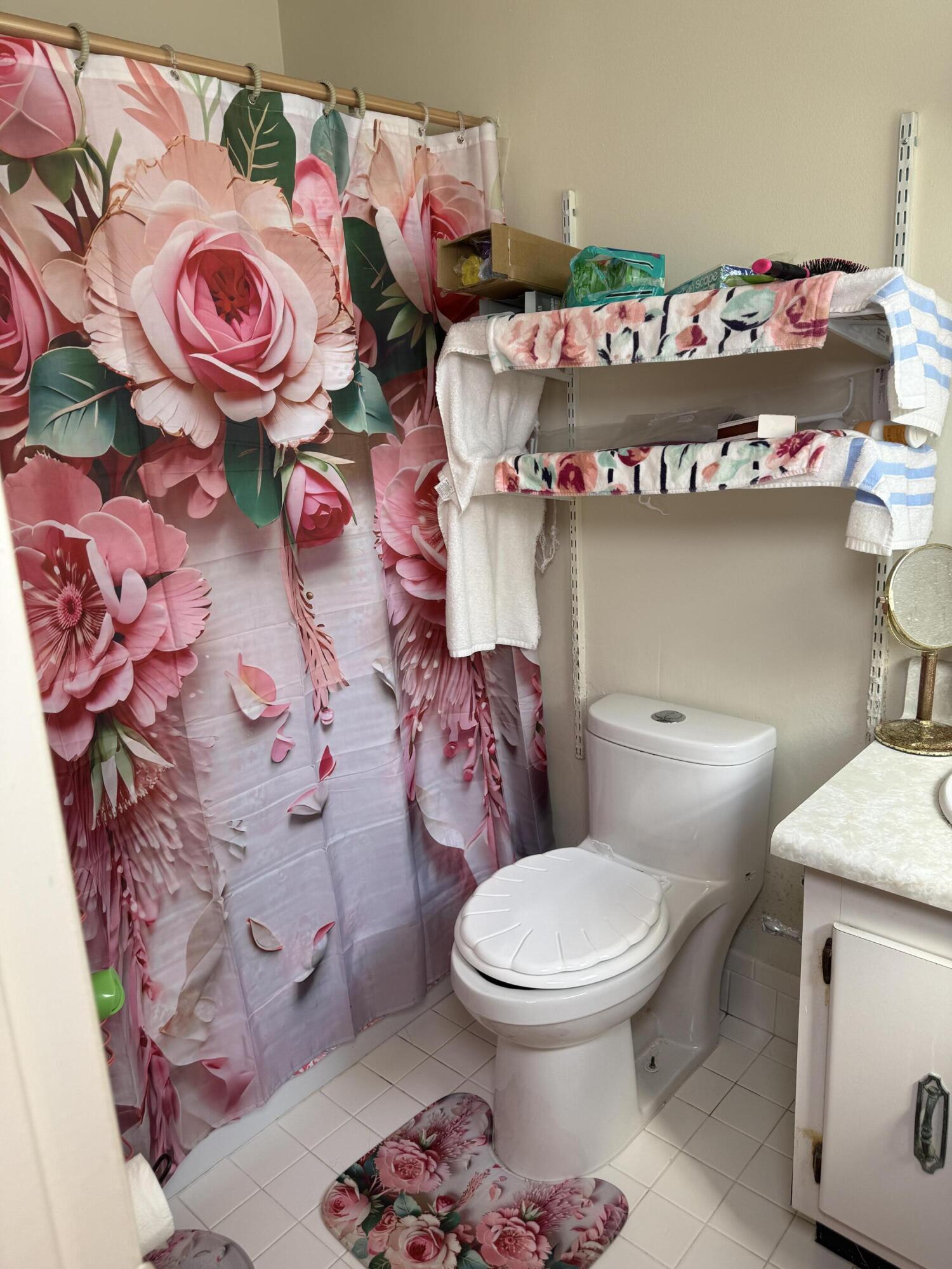 PALM BEACH VILLAS II - Residential