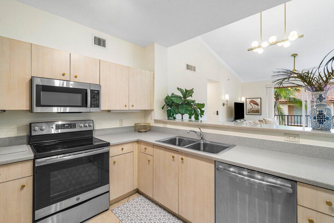 FLAGLER POINTE CONDO - Residential Lease