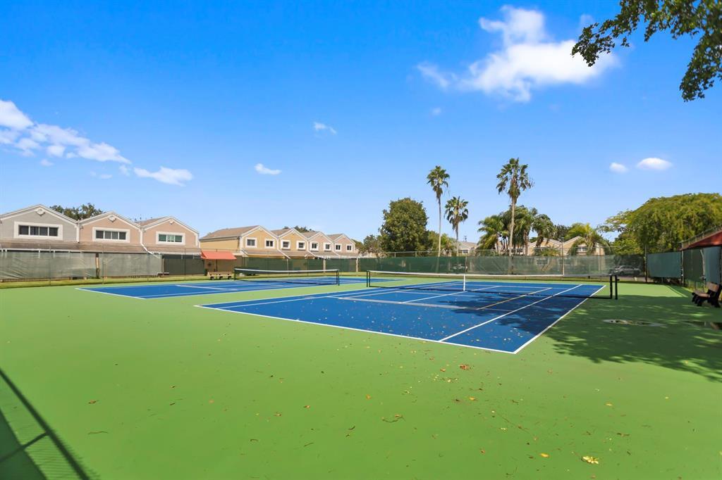 PEMBROKE LAKES SECTION SEVEN - Residential Lease