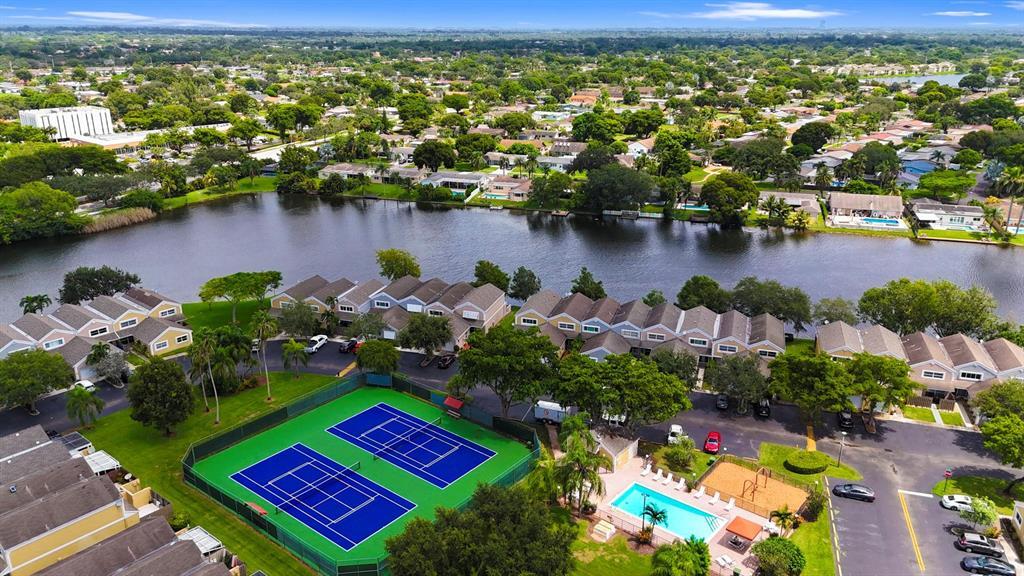 PEMBROKE LAKES SECTION SEVEN - Residential Lease