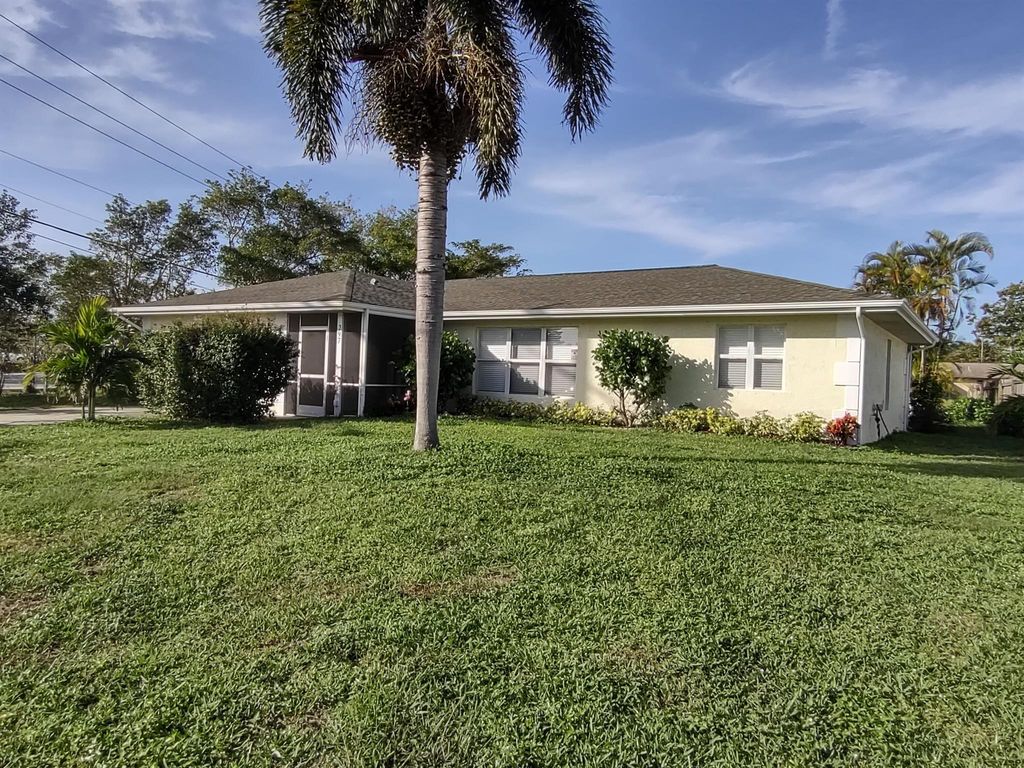 Photo of 297 SW Glenwood Drive, Port Saint Lucie, FL 34984 (MLS # R10995325)