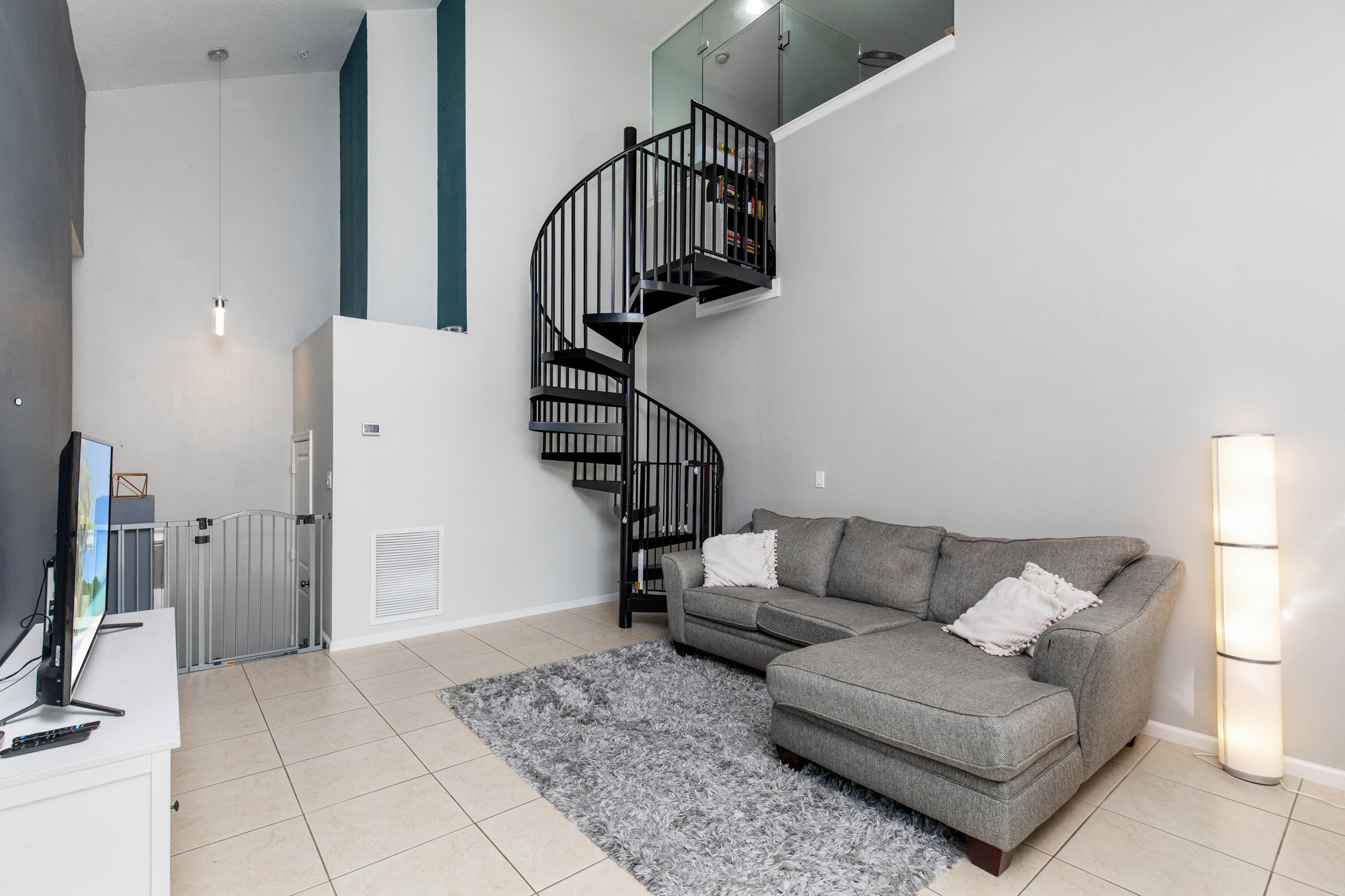 SAWGRASS LAKES - Residential