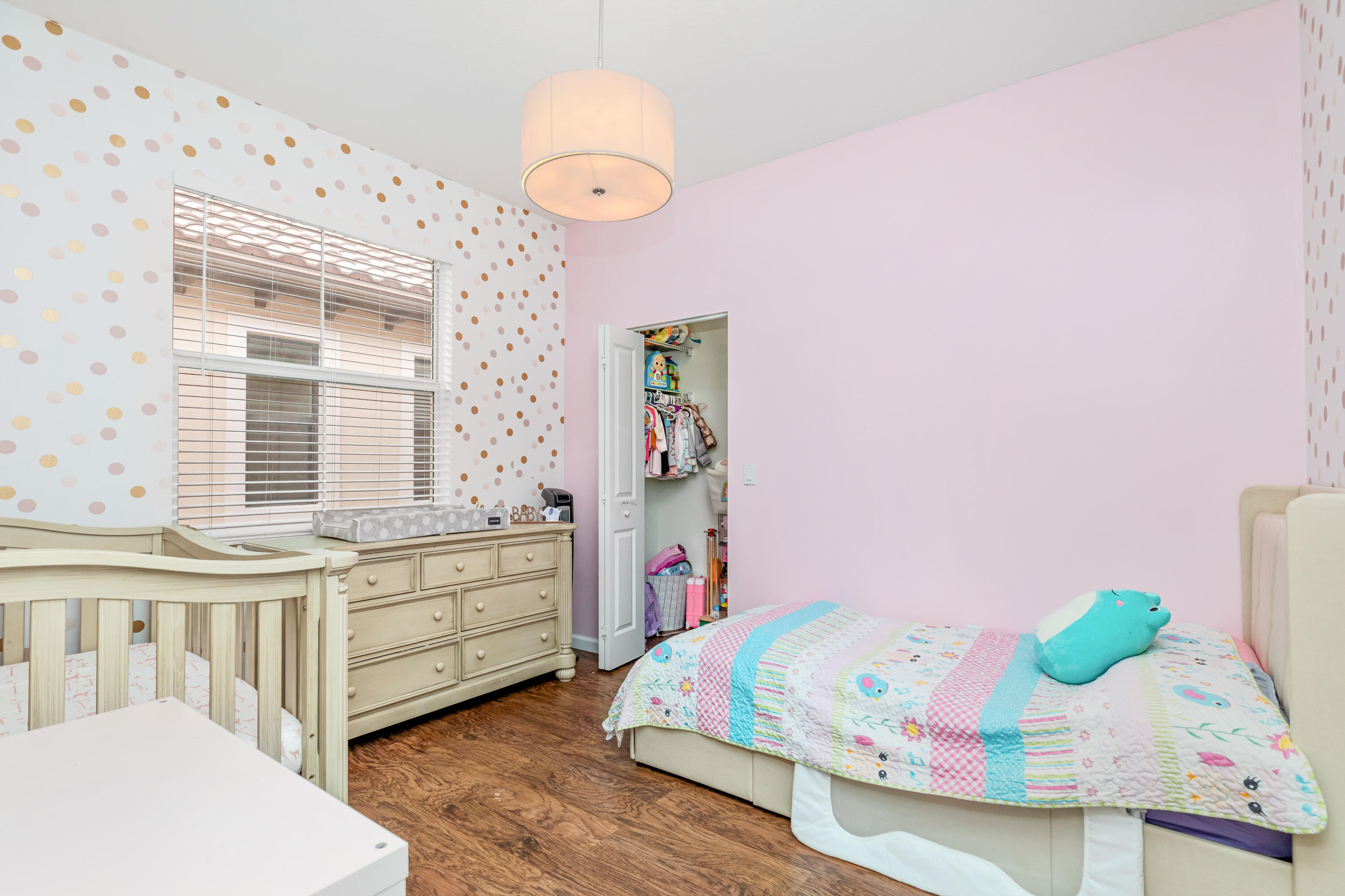 SAWGRASS LAKES - Residential