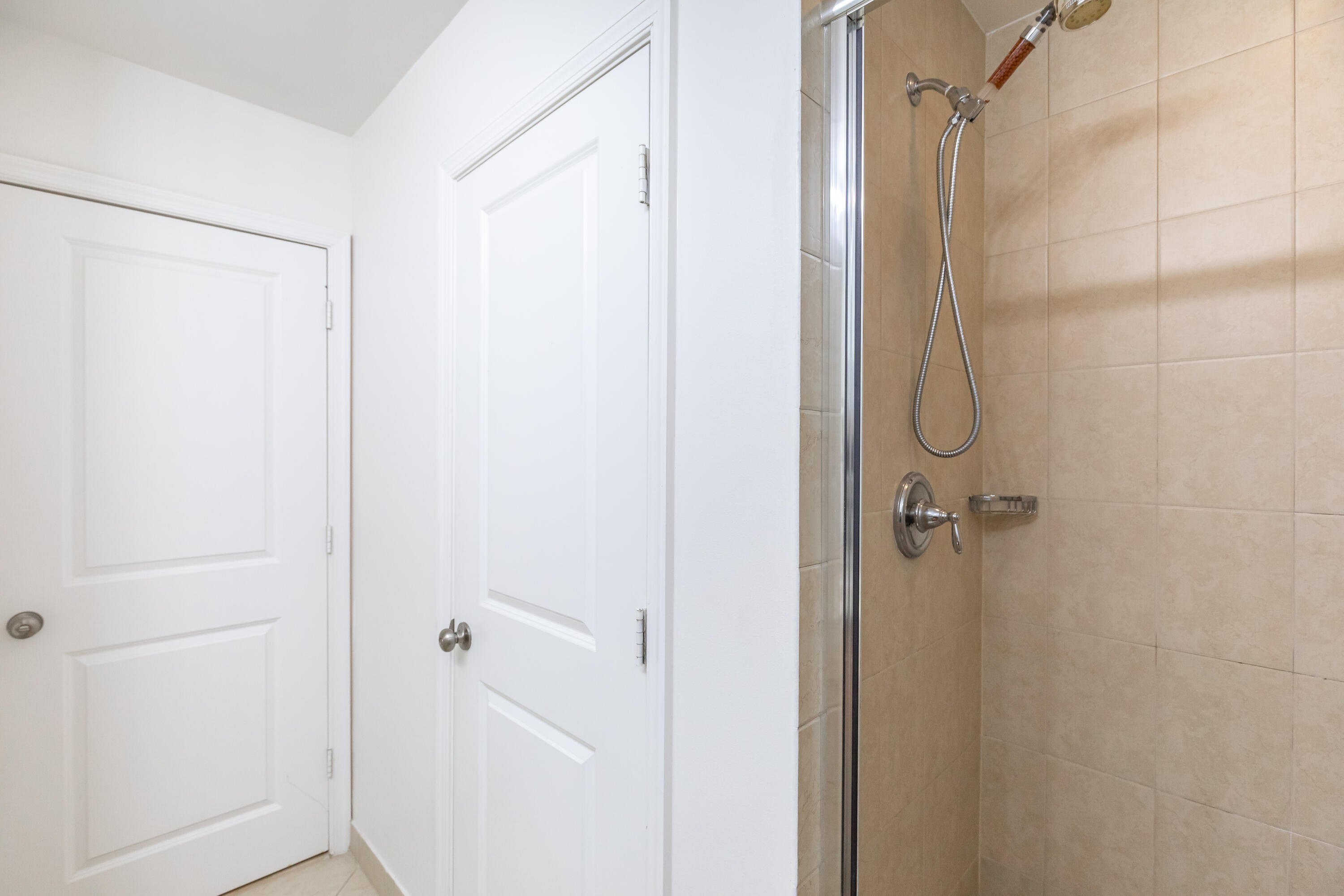 SAWGRASS LAKES - Residential