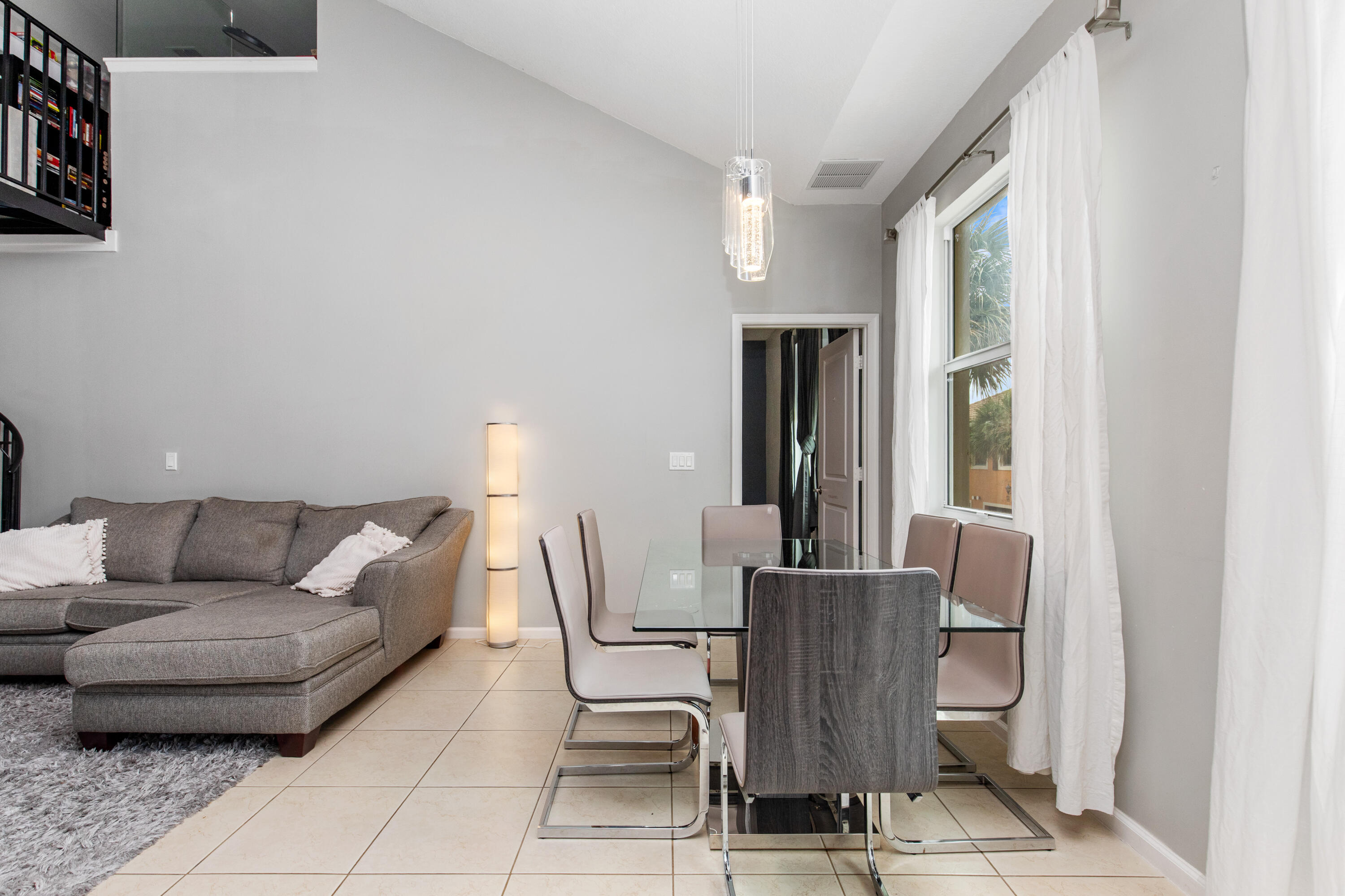 SAWGRASS LAKES - Residential